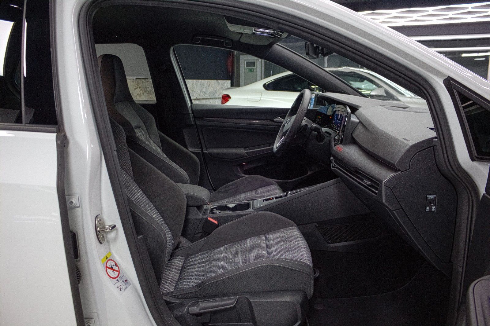 VW GOLF 8 GTD — foto 36