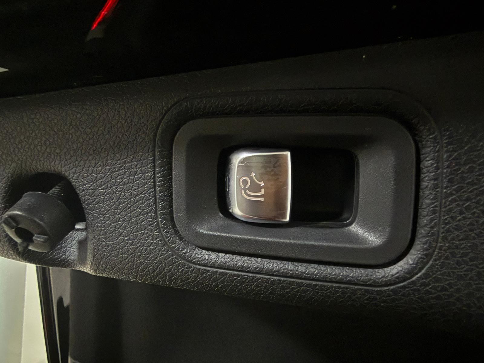 MERCEDES-BENZ E 220 d AMG LINE — foto 21