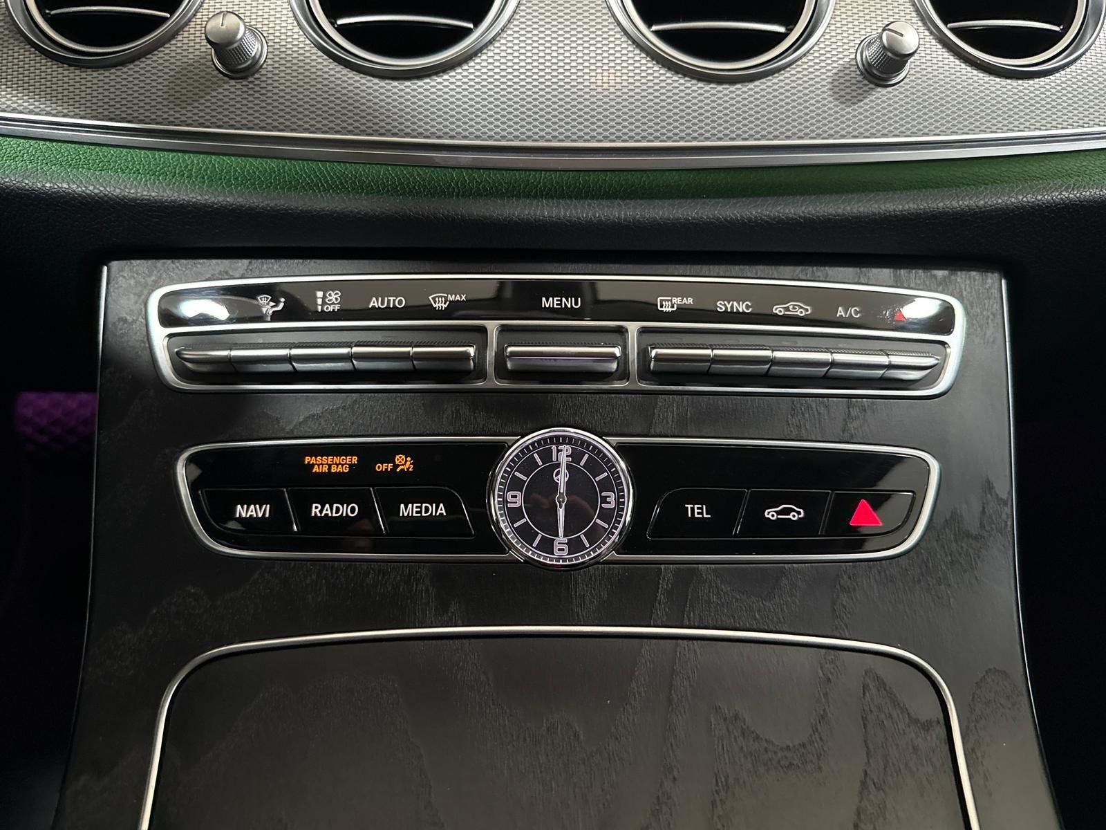 MERCEDES-BENZ E 220 d AMG LINE — foto 32