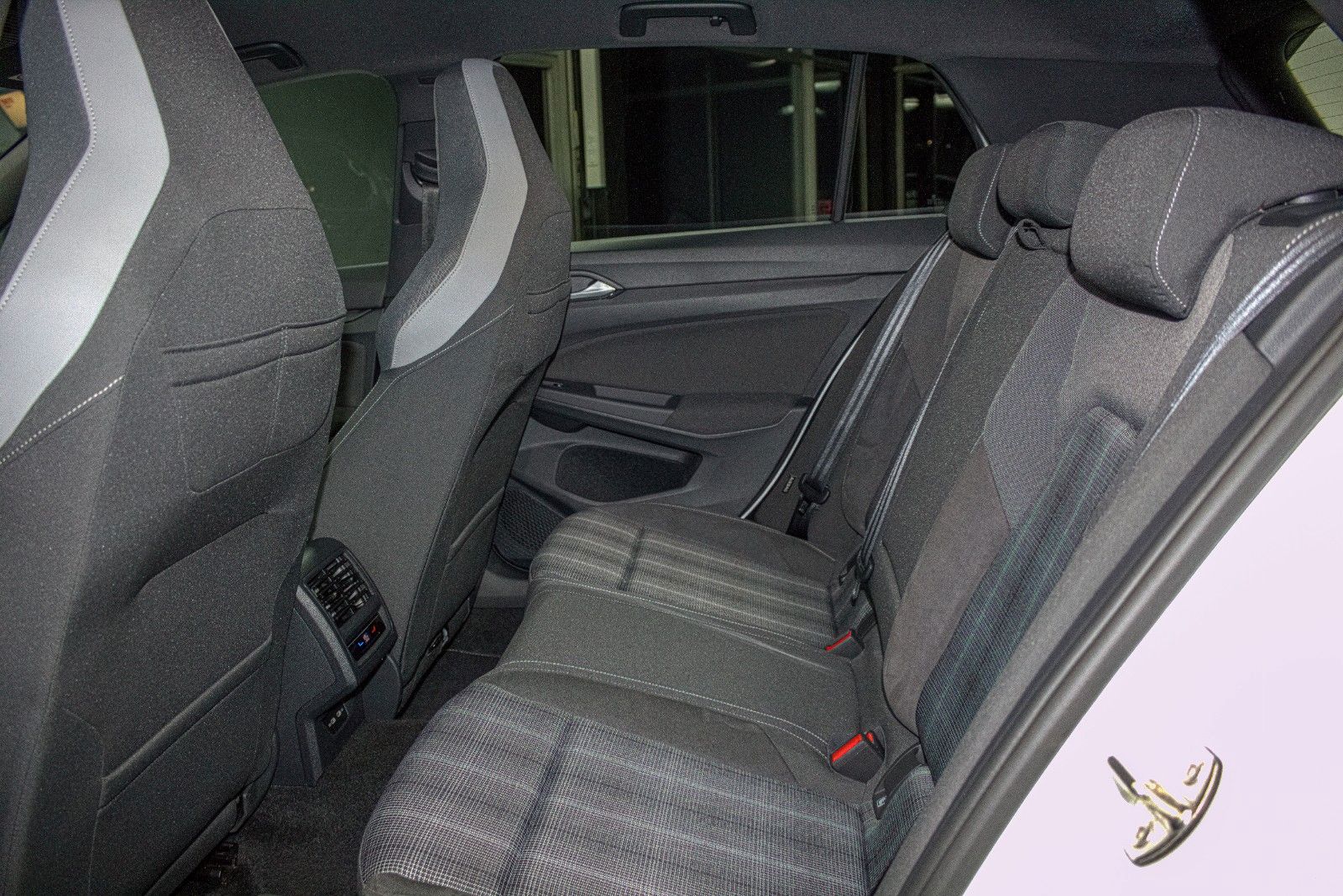 VW GOLF 8 GTD — foto 28