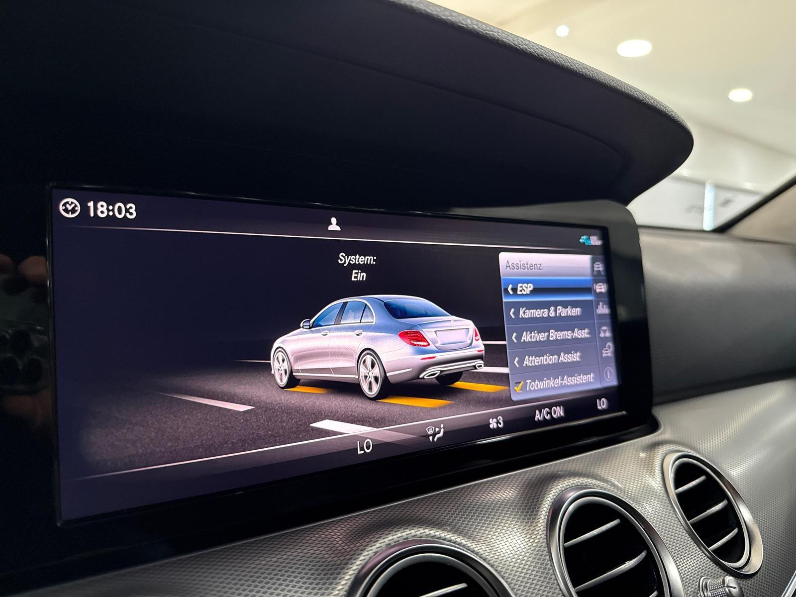 MERCEDES-BENZ E 220 d AMG LINE — foto 34