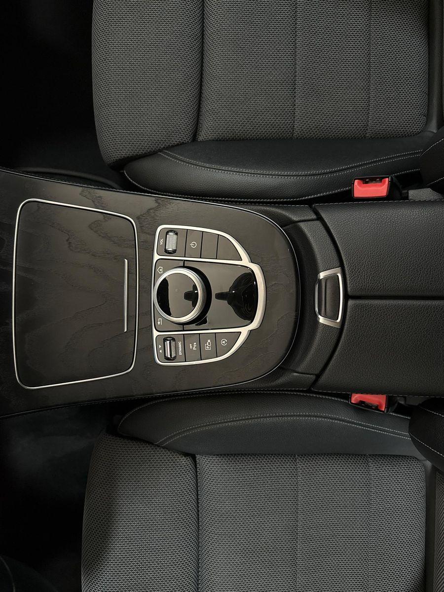 MERCEDES-BENZ E 220 d AMG LINE — foto 27