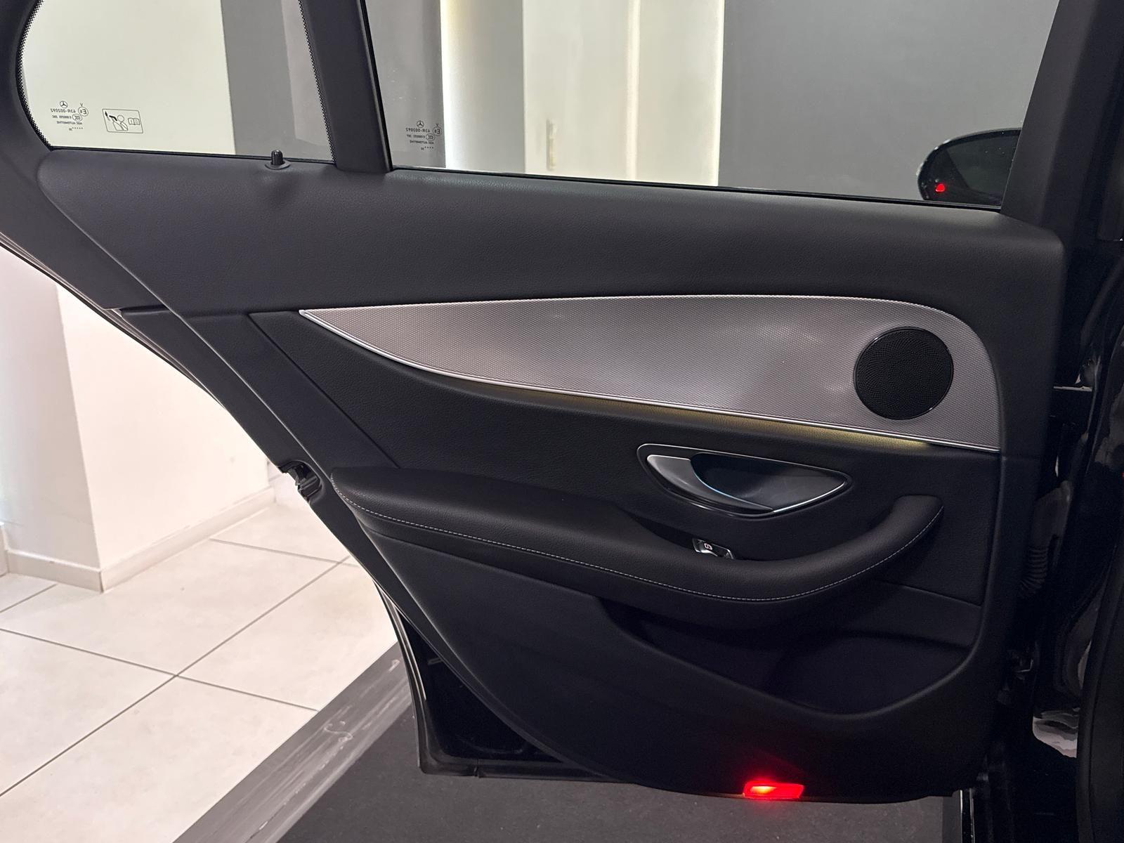 MERCEDES-BENZ E 220 d AMG LINE — foto 18